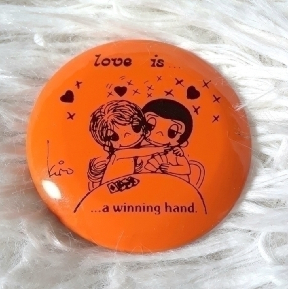 Vintage 1970 Love Is A Winning Hand Pin💕